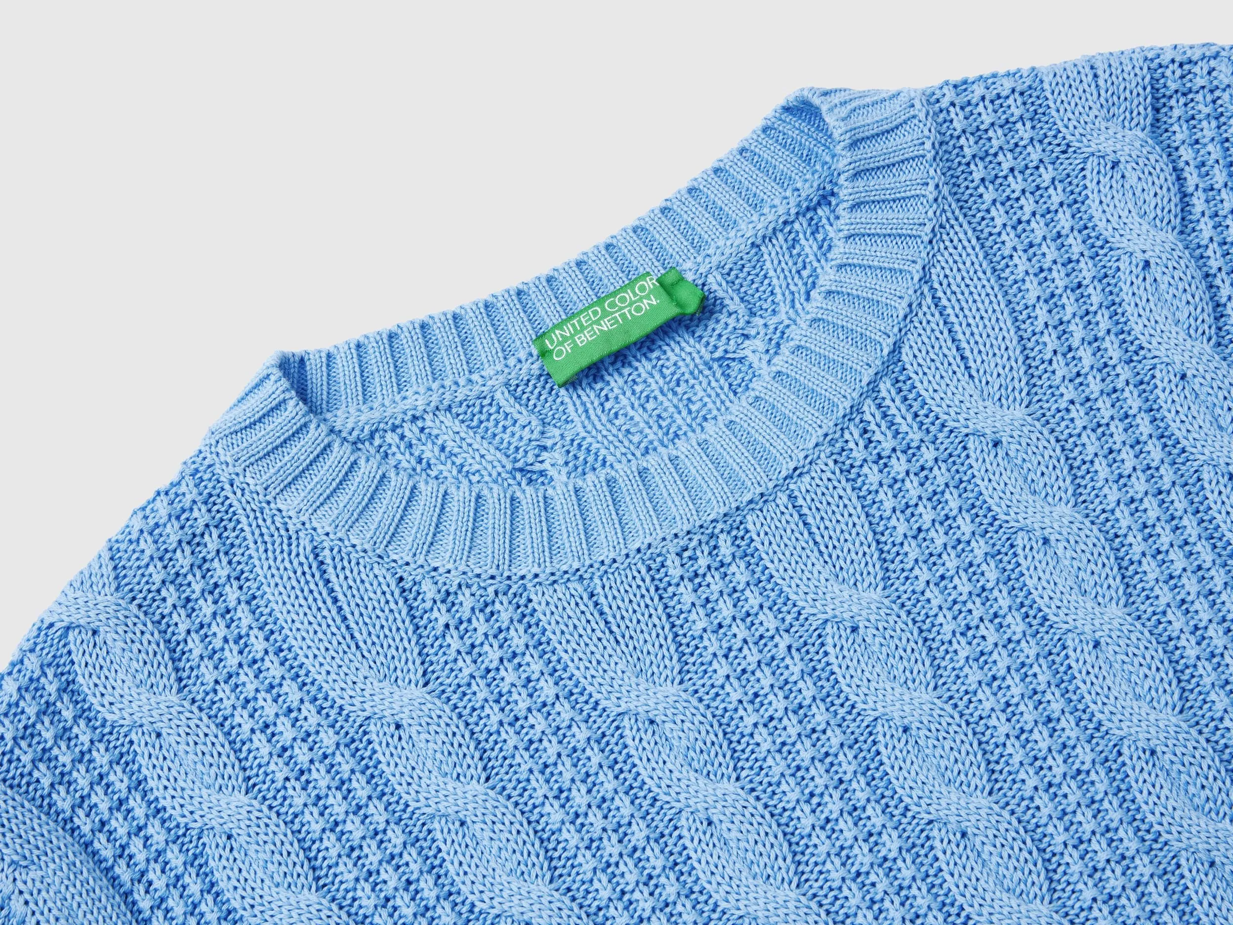 Cropped cable knit sweater - Light Blue | Benetton