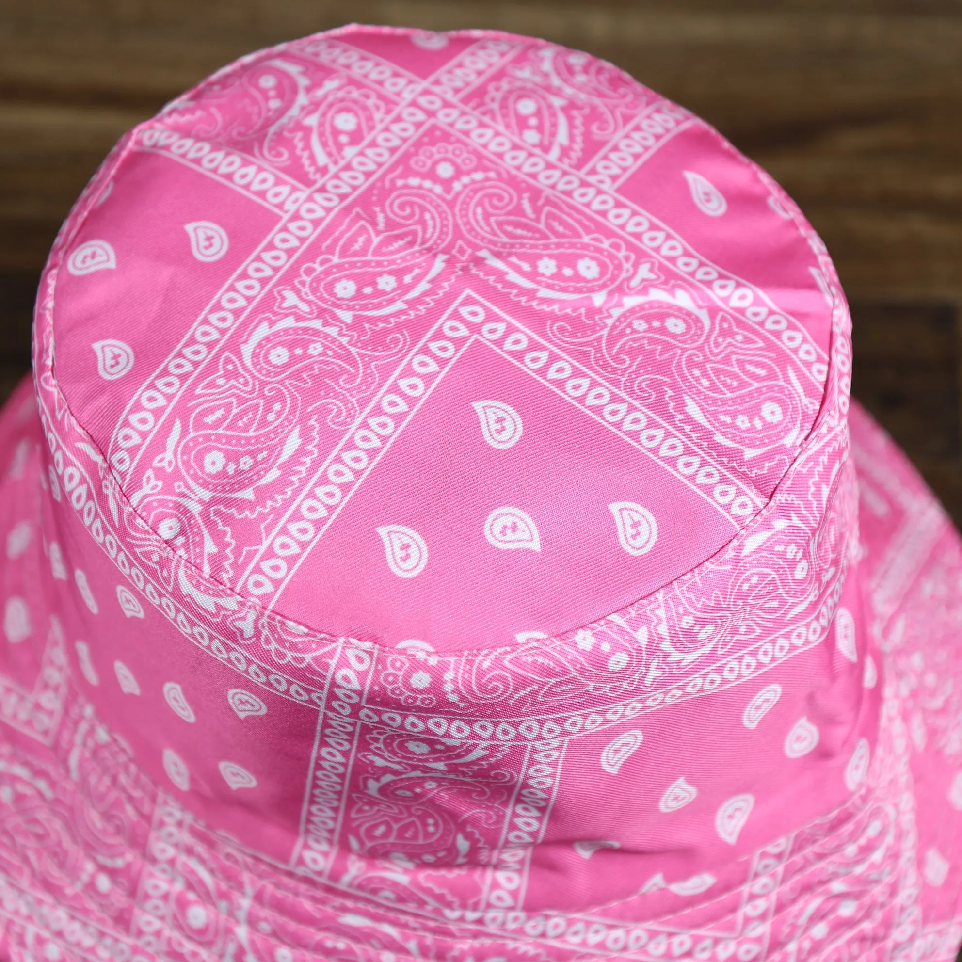 FOOT CLAN | PAISLEY BANDANA | BUCKET HAT | HOT PINK S/M