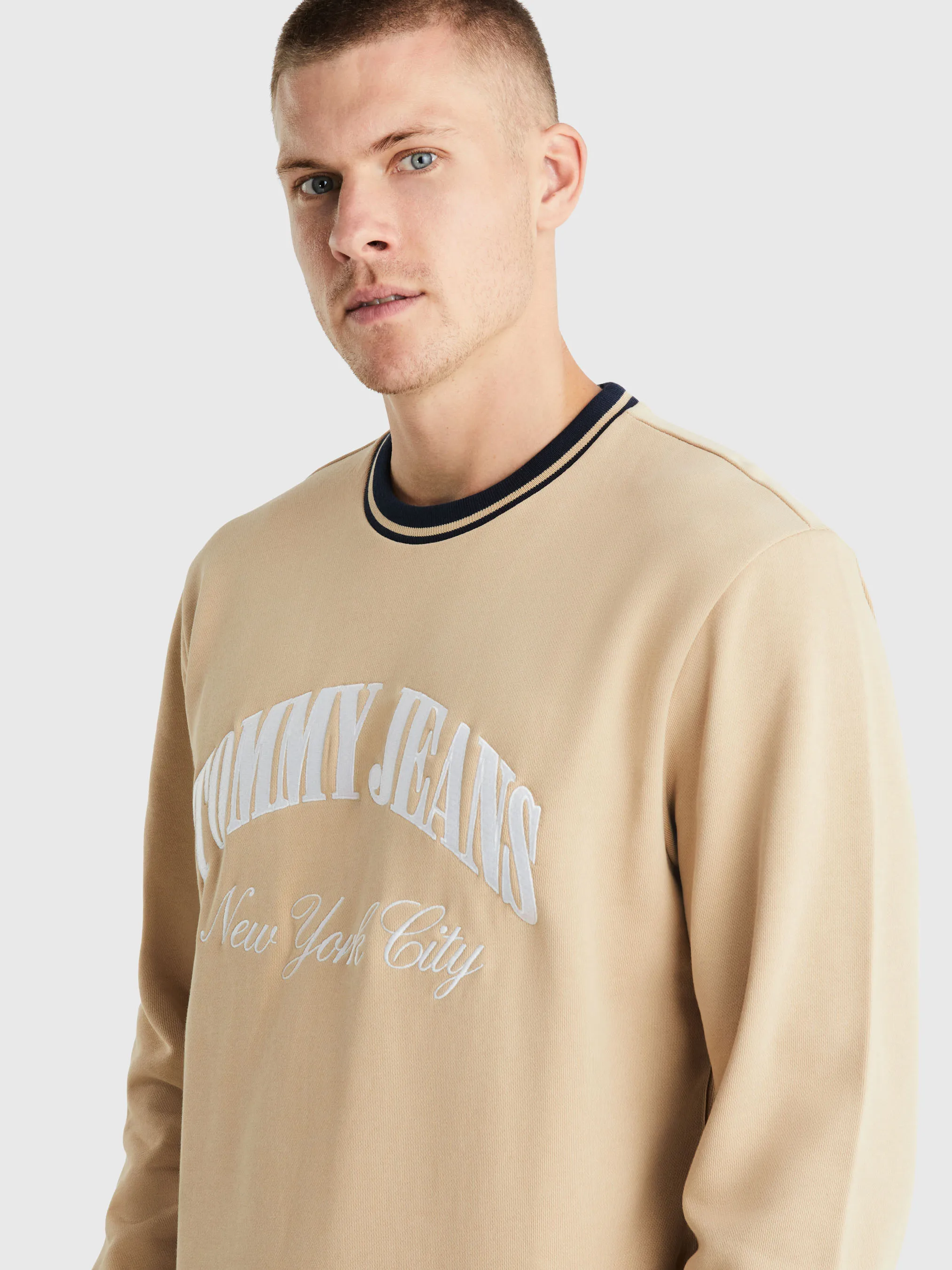 Regular Tipping Varsity Sweatshirt | Sweatshirts & Hoodies | Tommy Jeans