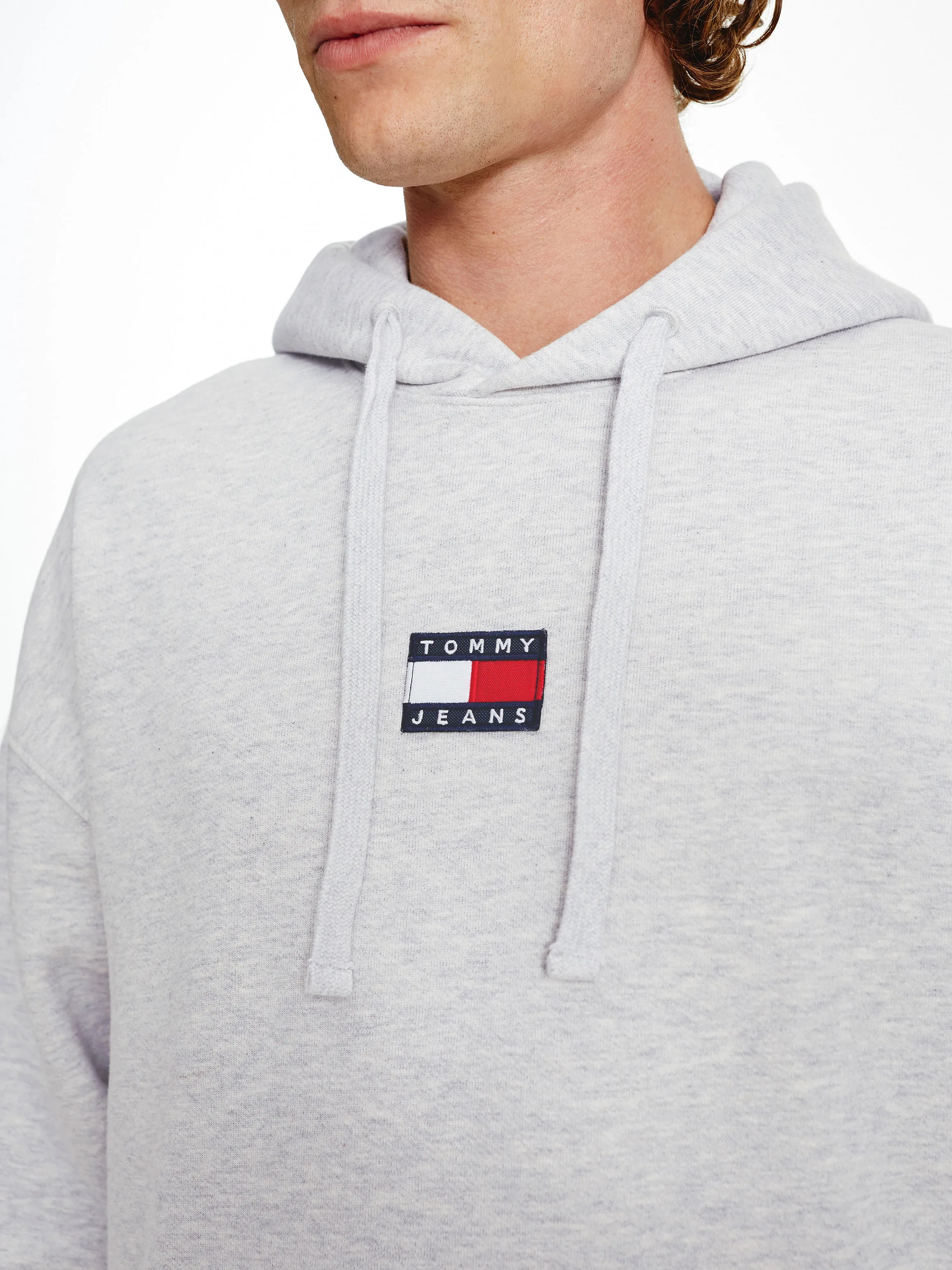 Tommy Badge Organic Cotton Hoodie |  Sweatshirts & Hoodies |  Tommy Hilfiger