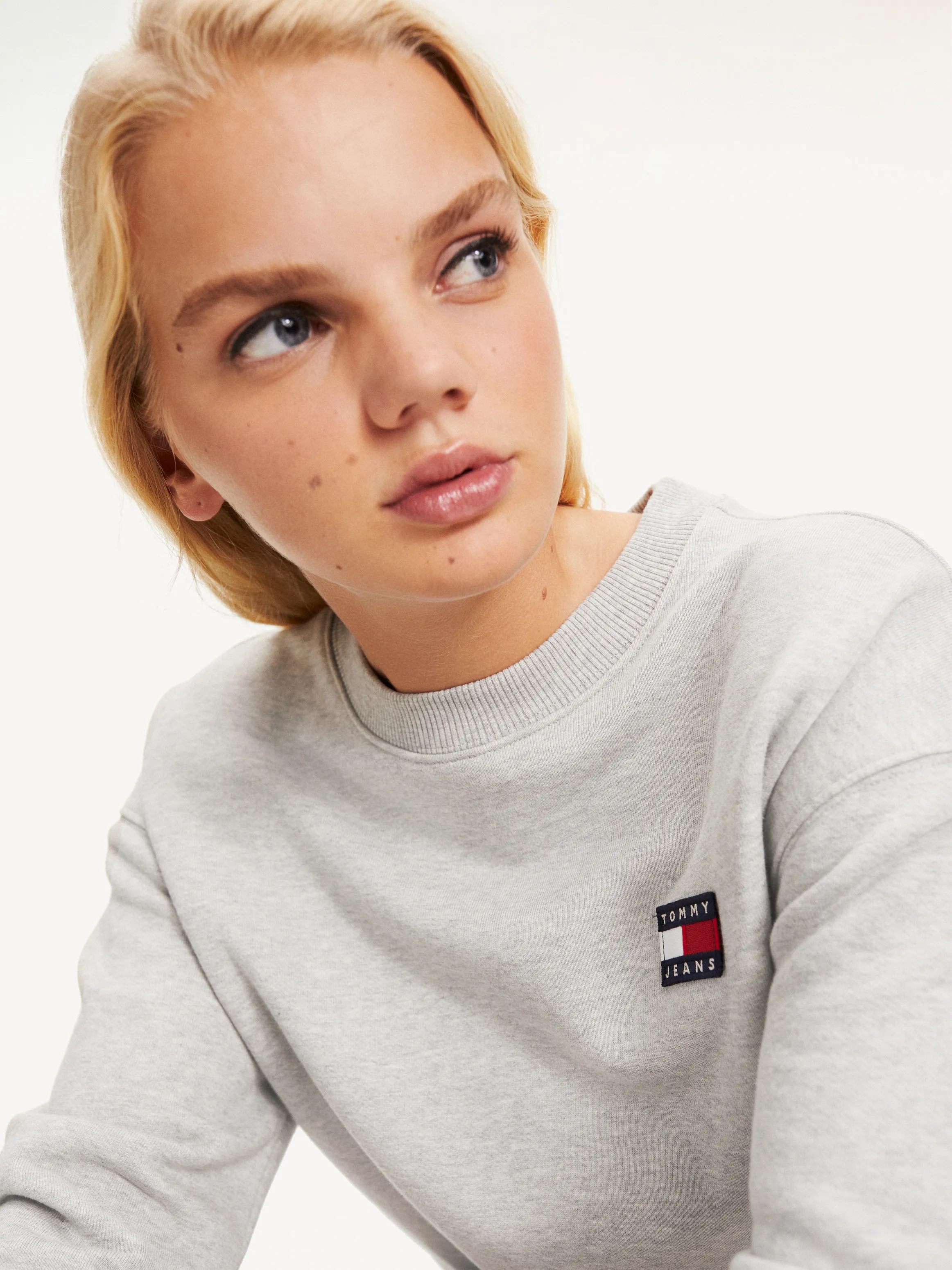 Tommy Jeans Badge Crew Sweatshirt | Sweatshirts & Hoodies | Tommy Hilfiger