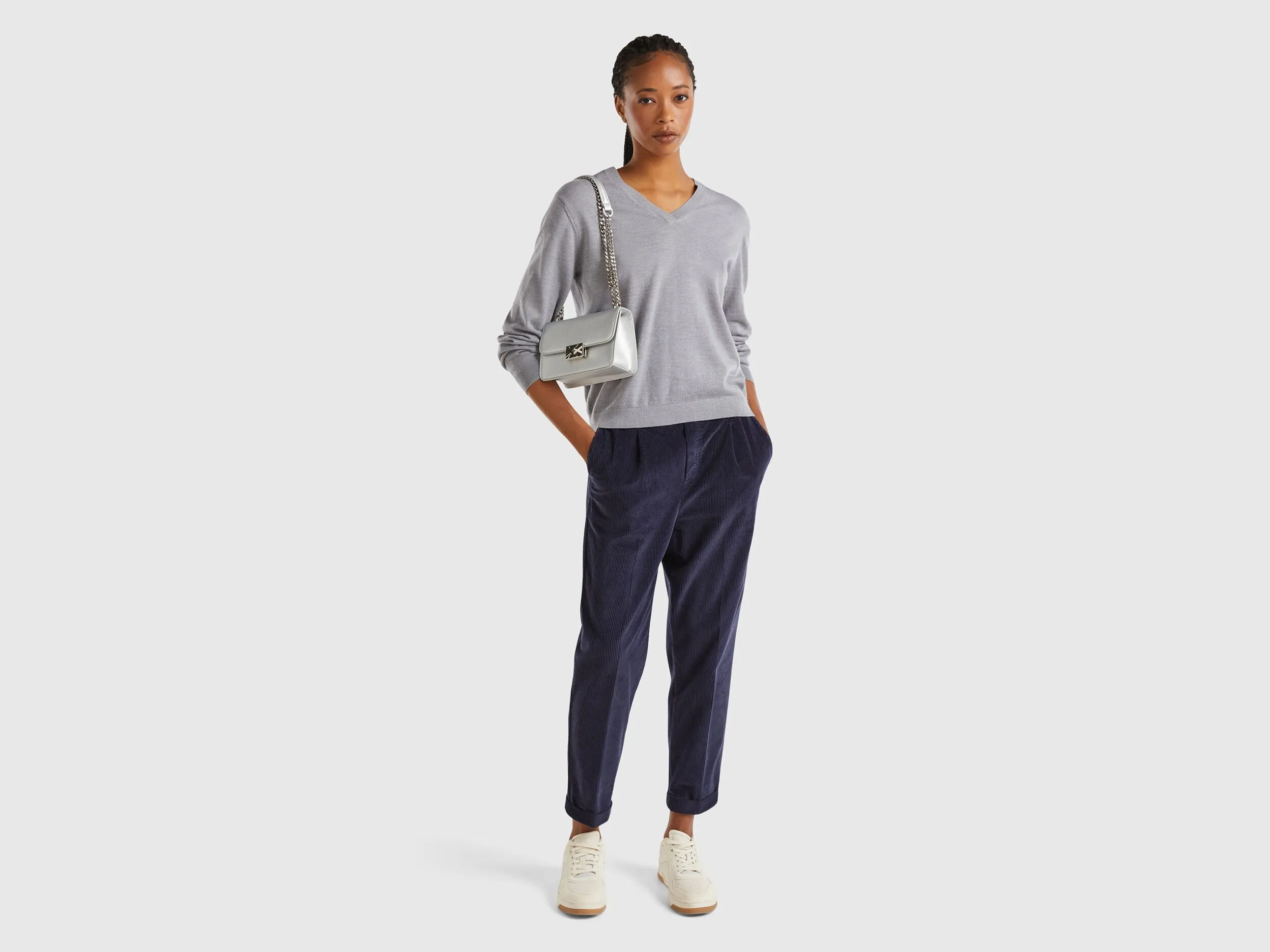 V-neck sweater in pure Merino wool - Light Gray | Benetton