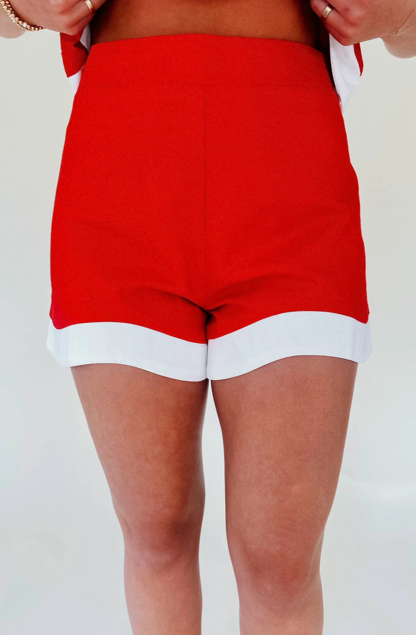 WAVE HEM SHORTS